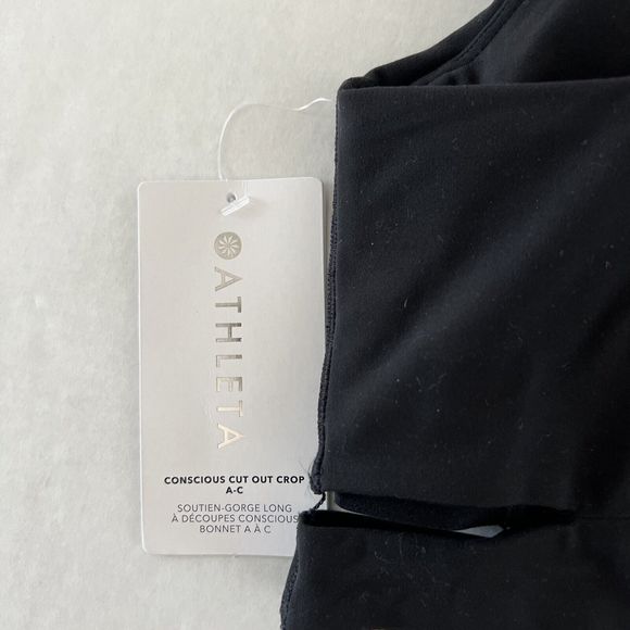 ATHLETA Conscious Cut Out Crop Sz Medium A-C Sports Bra Top Black $69 - Picture 4 of 6